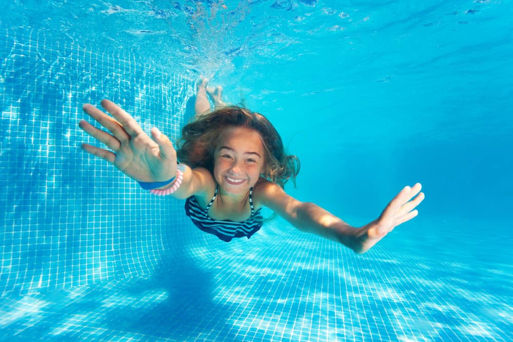 9 Spiritual Meanings When You Dream Of Breathing Underwater