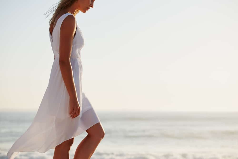 12 Spiritual Meanings When You Dream of White Dress