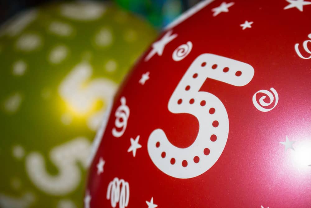 8 Spiritual Meanings When You Dream About the Number 5